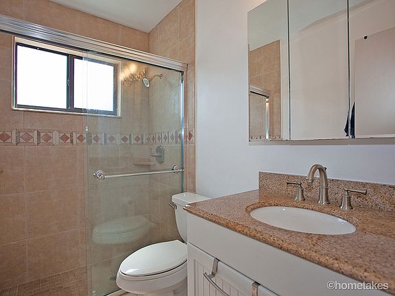 4th image of 11900 NW 39th St