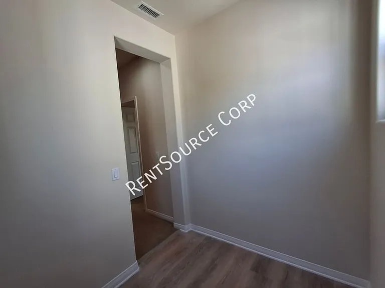 24310 Las Palmas St — Photo 46