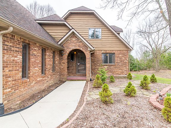 3rd image of 9675 Nabozny Dr