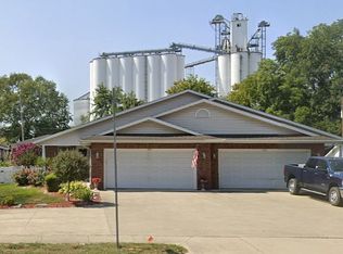 707 N 3rd St, Effingham, IL 62401