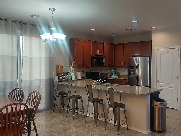 943 S Sabino Dr — Photo 5