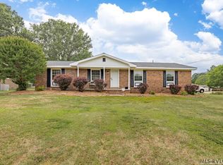558 Wayview Rd, Henderson, NC 27537