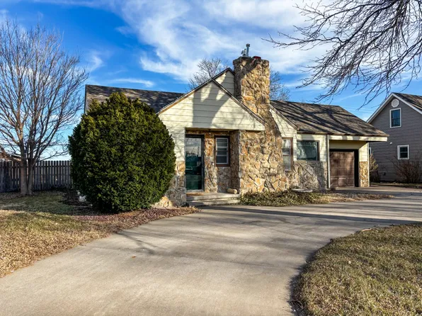 418 S Smokyhill Ave, Oakley, KS 67748