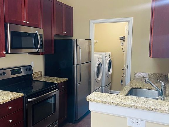 4th image of 1543 Glenn Ave #347