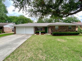 404 Carnation Ln, Hurst, TX 76053