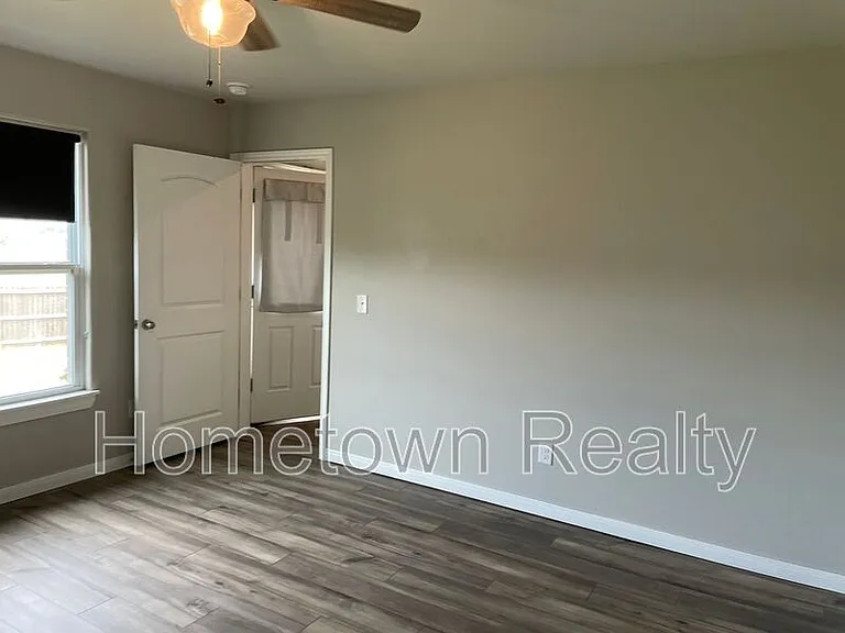 1712 Vermilion Ln — Photo 22