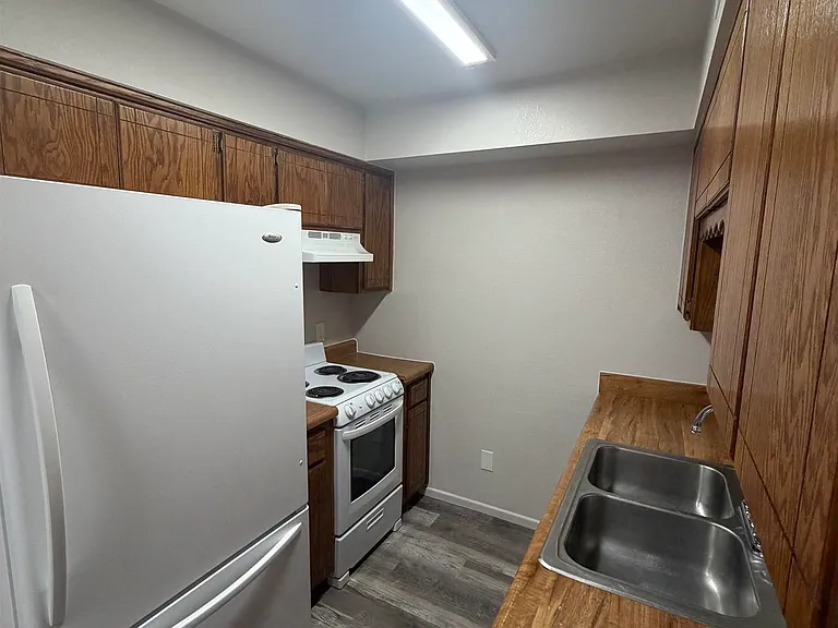 1138 S Pageant Ave — Photo 6