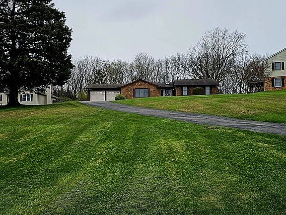 2nd image of 39 W Hunter Dr