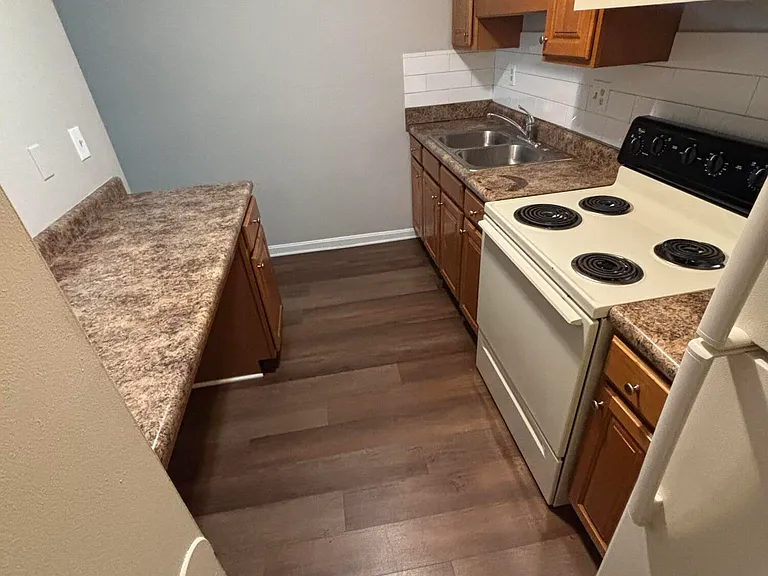 2706 Chickasaw Ave #26 — Photo 2