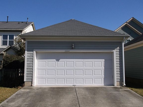 Detached garage