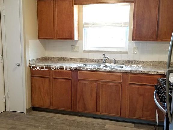 3rd image of 386 N Main St APT E