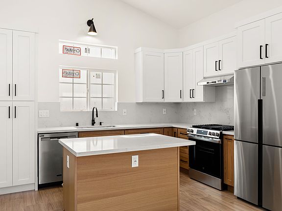 4th image of 424 Locust St #D