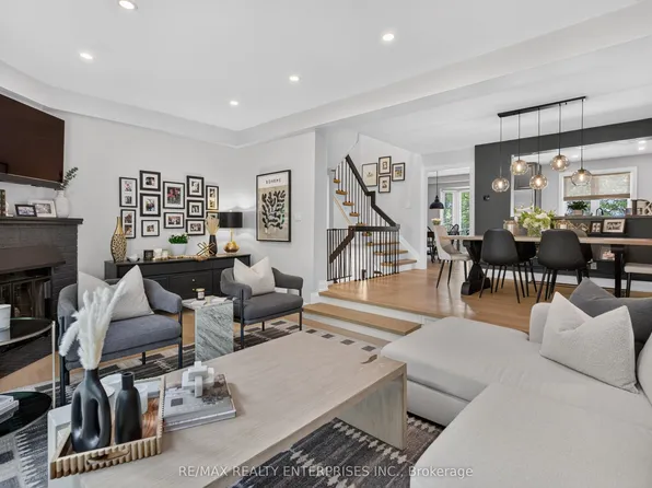 1160 Walden Cir #6, Mississauga, ON L5J 4J9