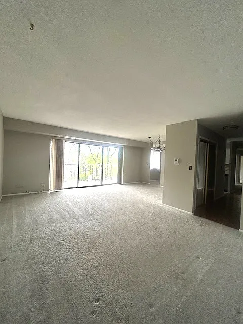 Building Photo - 111 S Baybrook Dr #404