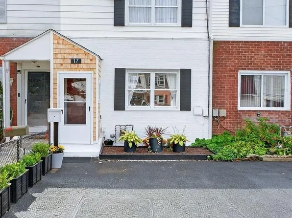 17 S Gilmore Boulevard, Wappingers Falls, NY 12590