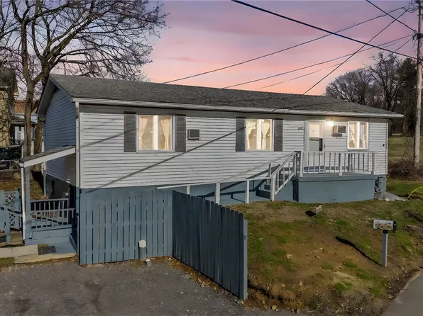 1152 W Gibson Ave, Connellsville, PA 15425