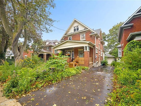 2nd image of 32 Mary St