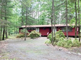 122 Burning Tree Dr, Lords Valley, PA 18428