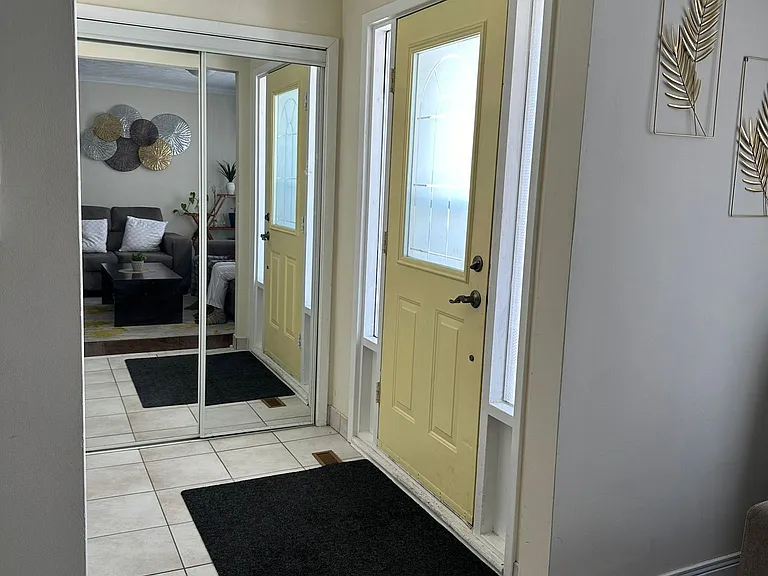 86 Earnscliffe Cir — Photo 1