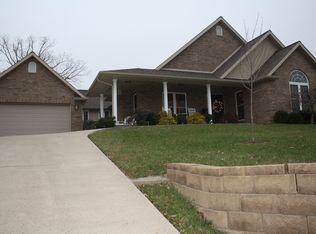 77 Lake Pointe Dr, Morehead, KY 40351