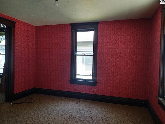 4th image of 126 S 11th St