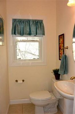 1/2 bath