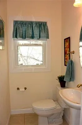 1/2 bath