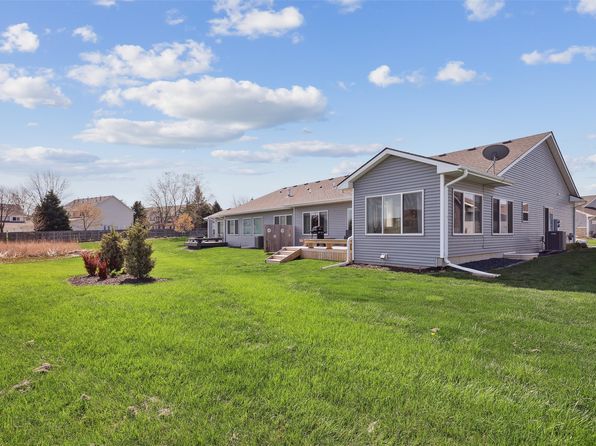 1685 SE Silver Pointe Dr, Waukee, IA 50263