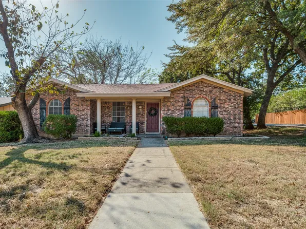 6967 Crabtree Ln, North Richland Hills, TX 76182