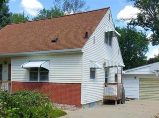 433 Beverly Hills St, Waterloo, IA 50701