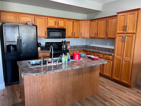 3rd image of 1482 N June St