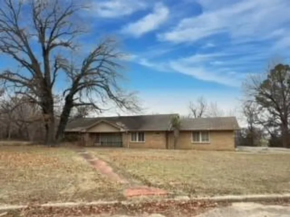 925 Sunset Dr, Wewoka, OK 74884