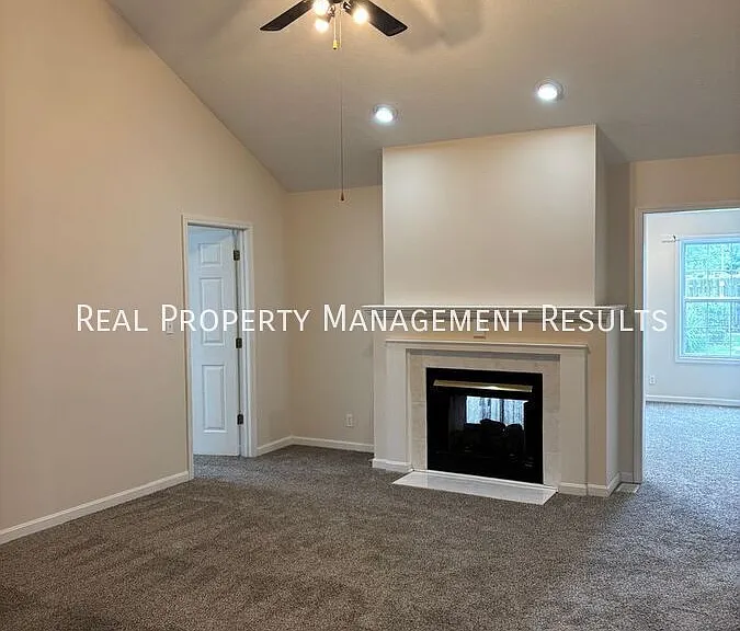 3324 Cobblefield Dr — Photo 2
