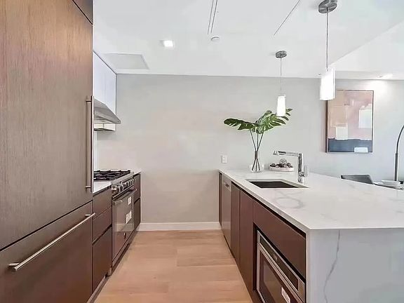 5th image of 33-66 Farrington St #9A