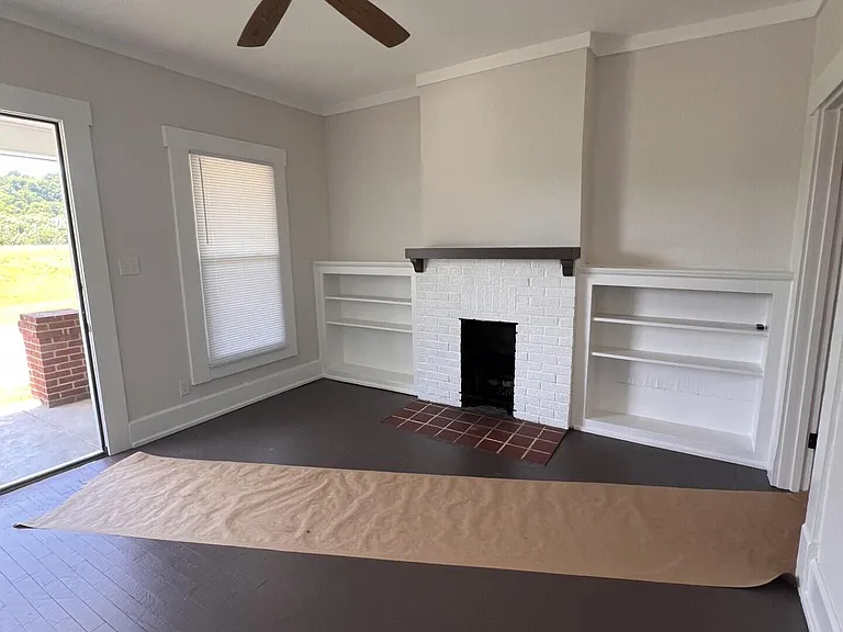 712 Benson Ave — Photo 1