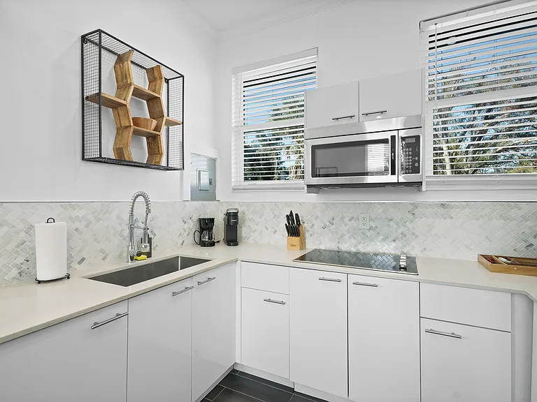2608 W Swann Ave #C — Photo 3