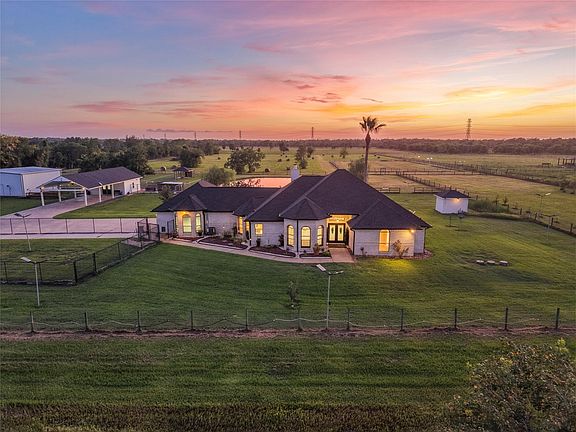 3rd image of 616 County Road 44