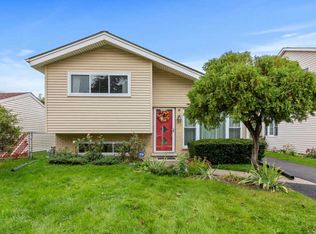 228 Pine Ln, Bensenville, IL 60106