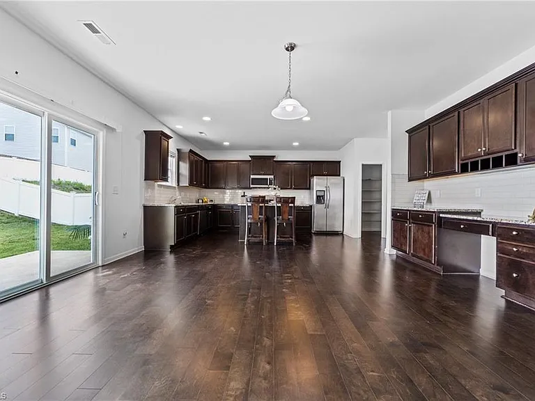 254 Sapphire Rd — Photo 10