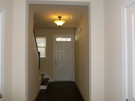 2nd image of 227 Begen St