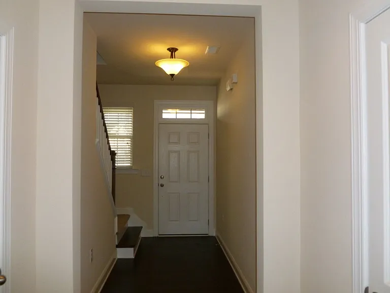 227 Begen St — Photo 2