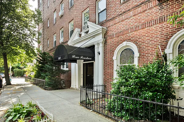 Sold by Compass | media 10