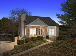 935 Tommy Oliver Rd, Clarksville, TN 37042