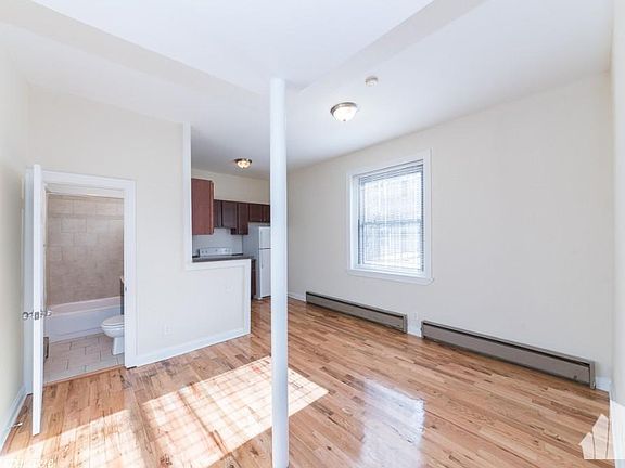 2nd image of 635 W Barry Ave #1321