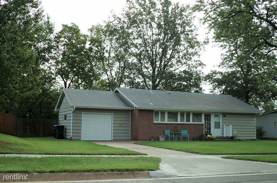 2418 SW Prairie Road_Front Photo