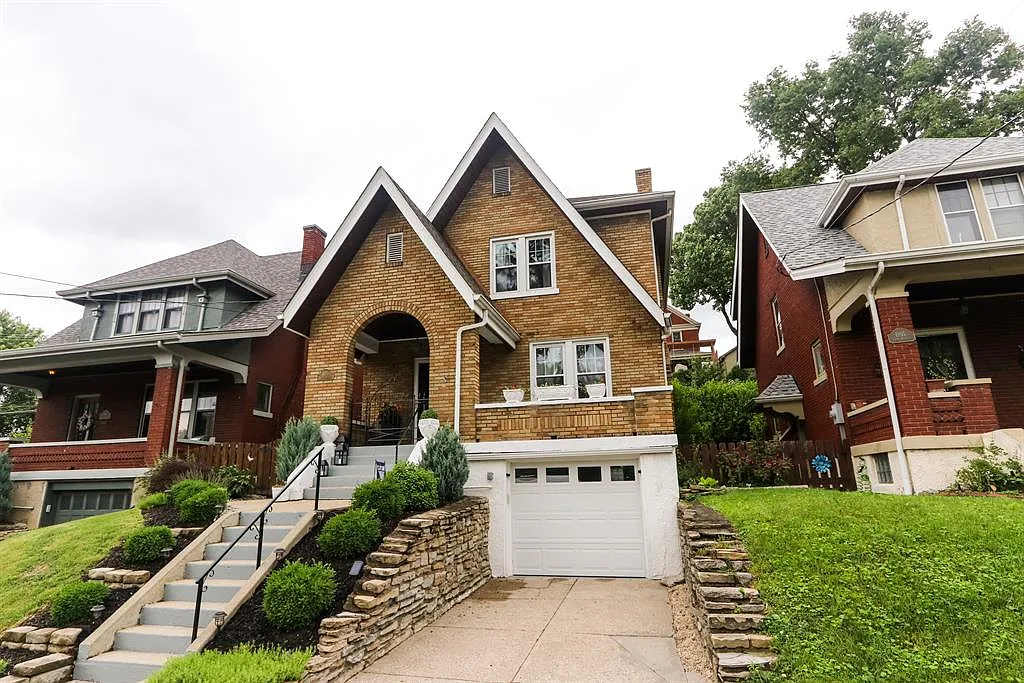 1103 Park Ave photo 1