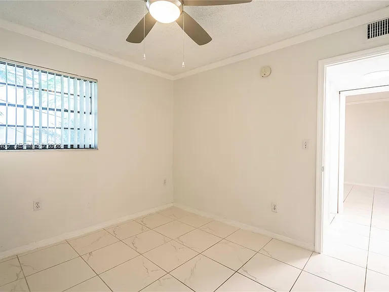 3265 Virginia St #18 — Photo 11