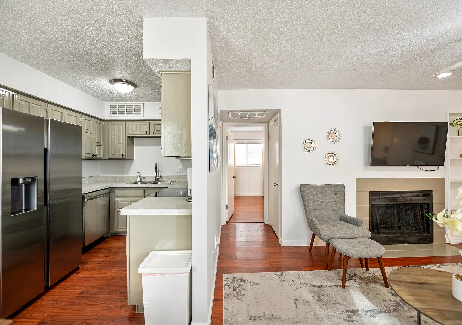 I51 World Cup Stay - 18 min to AT&T - Sleeps 2 - Free Parking — Photo 4