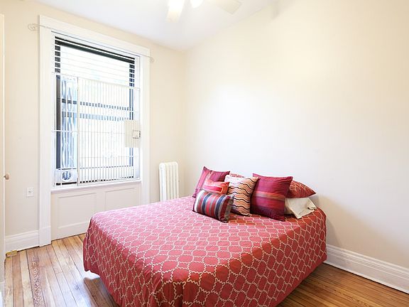 5th image of 402 W 20th St APT 3