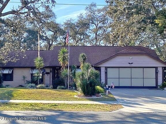 2nd image of 1315 Deltona Blvd